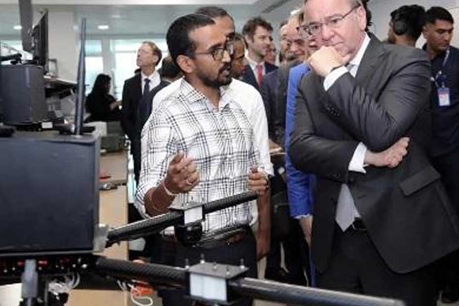 German Federal Minister of Defence and the US Ambassador to India visit IIT Delhi